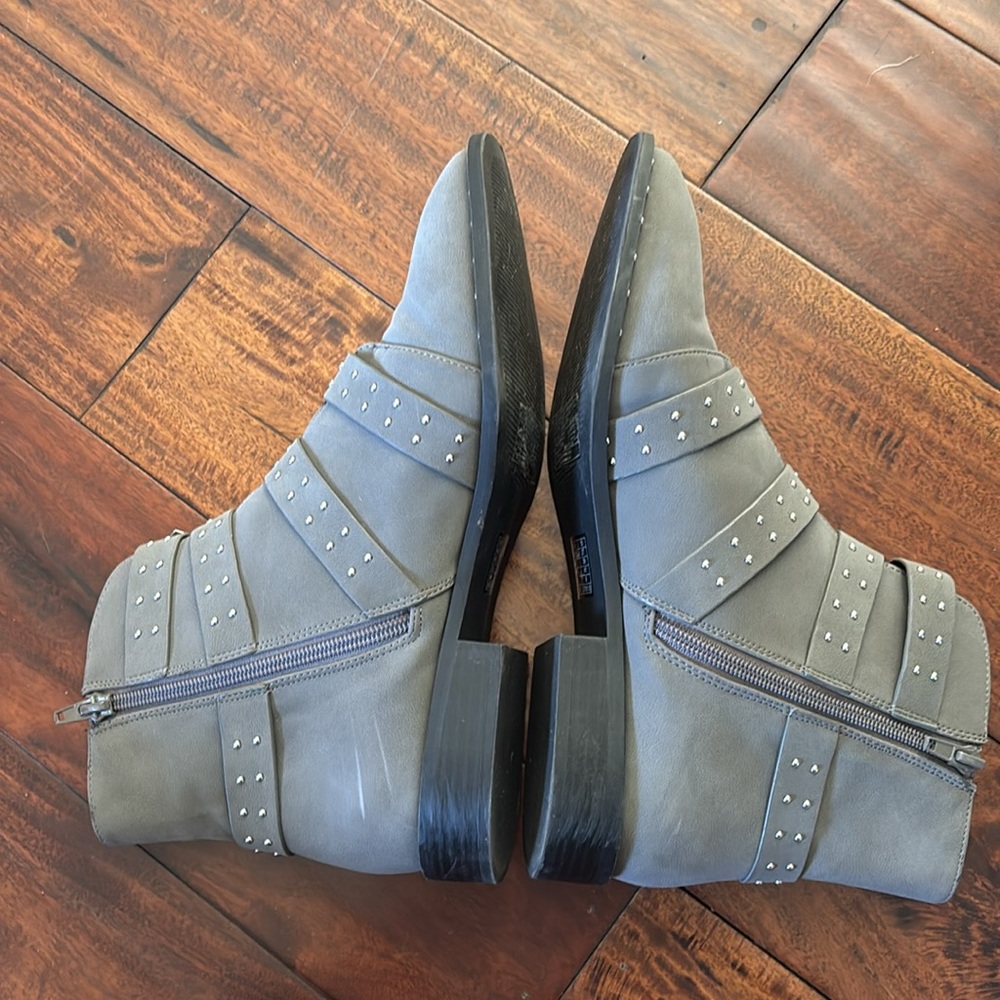 Forever 21 | Studded smoky grey Buckle Ankle Boots moto boots - Picture 8 of 13